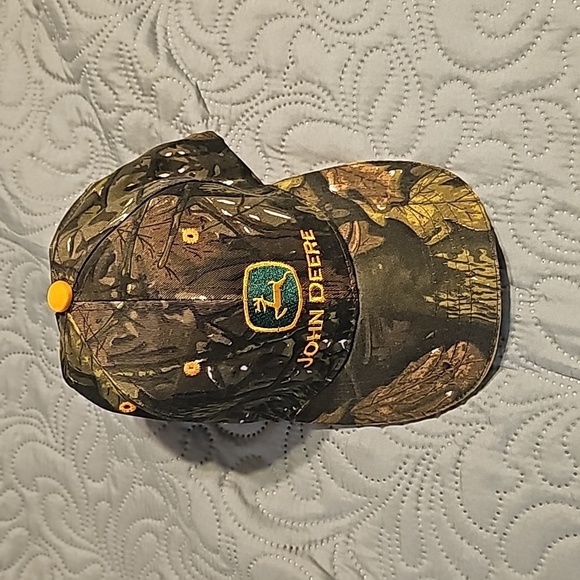 John Deere Camo Hat Adjustable Features Patch And Embroidery - Picture 1 of 4